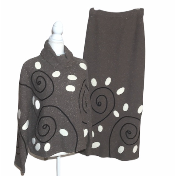 Animale Dresses & Skirts - Vintage Animale Silk Knit Retro Skirt Set Size M